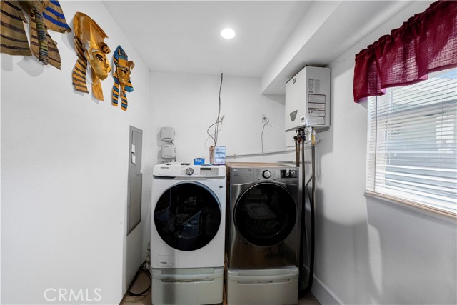 15291 Newcastle Lane, Huntington Beach CA: https://media.crmls.org/medias/11a6837b-a3e5-4487-9489-d66e2cbab26a.jpg