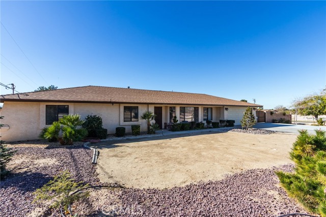 Detail Gallery Image 5 of 43 For 14076 Wawona Rd, Apple Valley,  CA 92307 - 3 Beds | 2 Baths