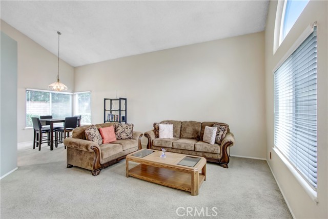 Detail Gallery Image 4 of 33 For 6843 Renato Ct, Chino,  CA 91710 - 4 Beds | 3 Baths