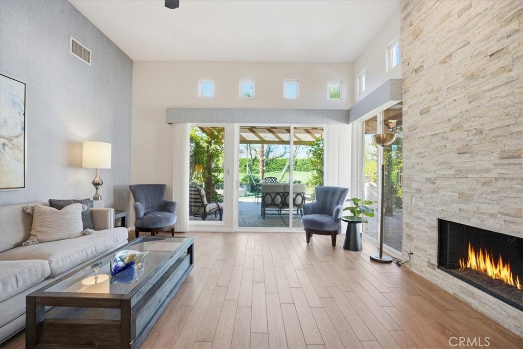 MLS #OC25246393 image #19