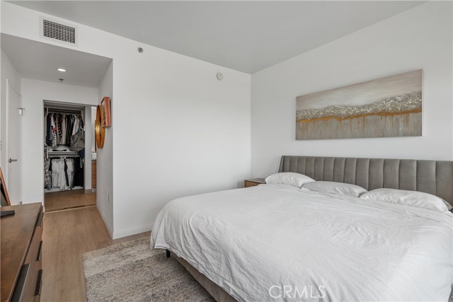 3785 Wilshire Boulevard, Los Angeles CA: https://media.crmls.org/medias/11a721ec-dfb8-48c1-a857-3a6f0e324eb2.jpg