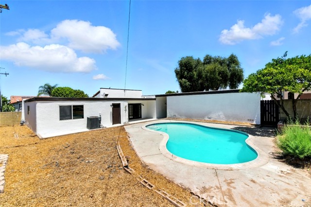 15195 Laguna Avenue, Lake Elsinore CA: https://media.crmls.org/medias/11a7285b-a3b5-4d4c-a320-6623e9239aaf.jpg