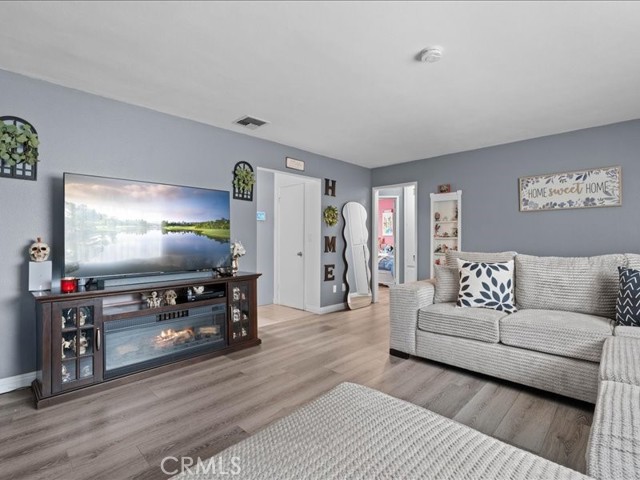 Detail Gallery Image 6 of 23 For 27111 Millar, Highland,  CA 92346 - 2 Beds | 1 Baths