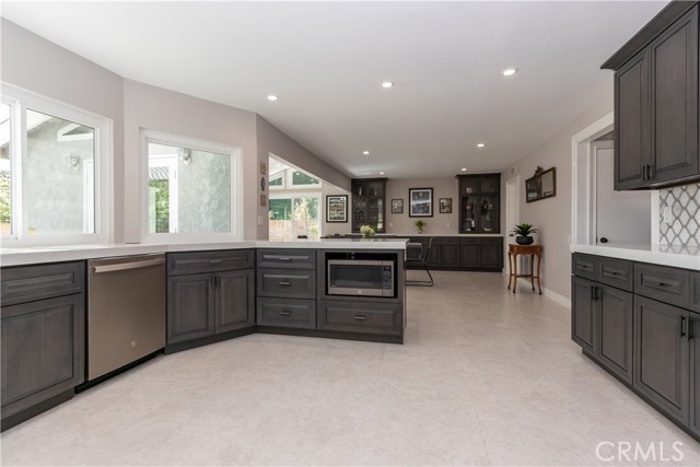 Detail Gallery Image 17 of 51 For 26712 via Alcala, Mission Viejo,  CA 92691 - 4 Beds | 2/1 Baths