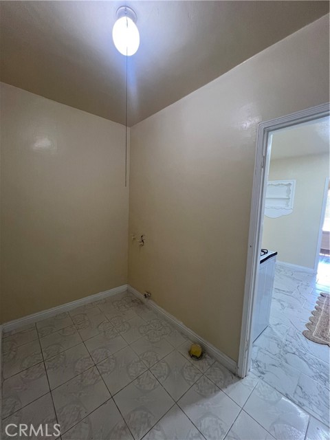 Detail Gallery Image 22 of 38 For 1933 S Corning St, Los Angeles,  CA 90034 - 2 Beds | 1 Baths