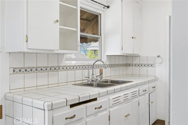 Detail Gallery Image 9 of 33 For 2609 Edwards, Bakersfield,  CA 93306 - 3 Beds | 1 Baths