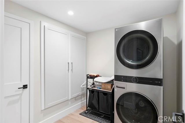 Detail Gallery Image 24 of 36 For 659 Vista Bonita, Newport Beach,  CA 92660 - 2 Beds | 2/1 Baths