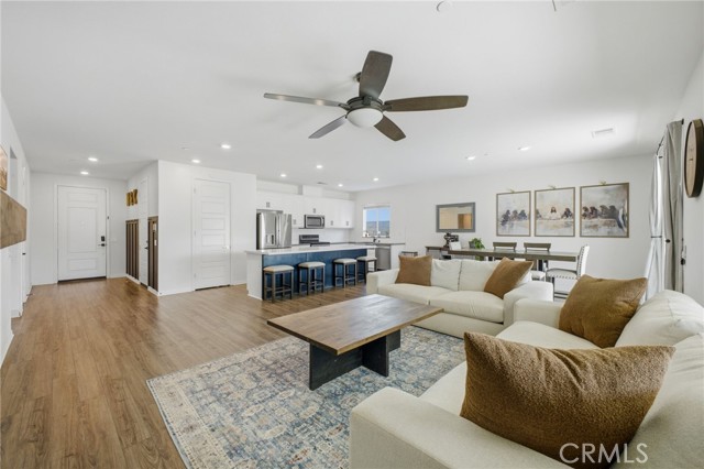 Image 25 of 75 For 26459 Wreath Court