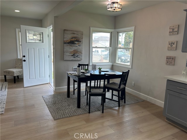 Detail Gallery Image 6 of 24 For 3375 Baltic Ave, Long Beach,  CA 90810 - 4 Beds | 2 Baths