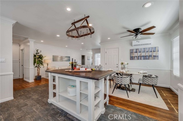 3322 Sandwood Street, Lakewood CA: https://media.crmls.org/medias/11a8e8f8-0b53-48bf-ba17-e4ffed3aa311.jpg
