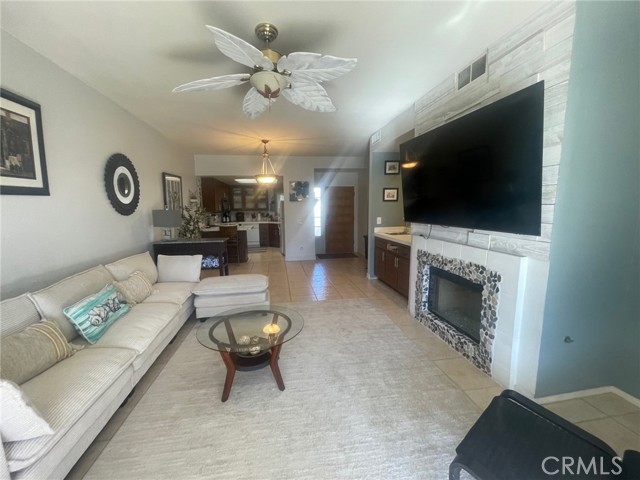 Image 8 of 57 For 43756 Avenida Alicante