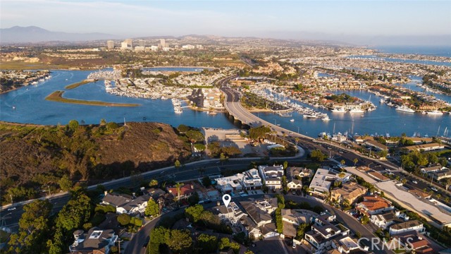 Detail Gallery Image 64 of 69 For 125 Kings Pl, Newport Beach,  CA 92663 - 5 Beds | 6/1 Baths