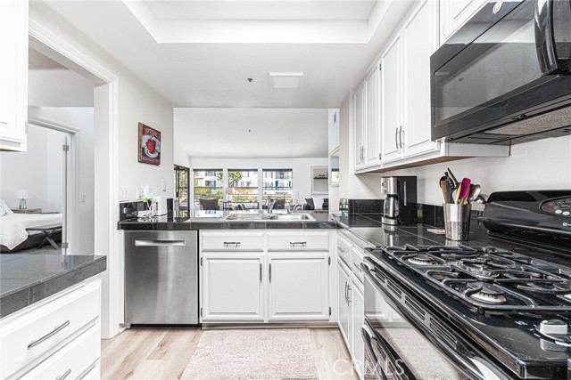 950 Cagney Lane, Newport Beach CA: https://media.crmls.org/medias/11a95329-66c0-4012-9034-fee0ec72a020.jpg