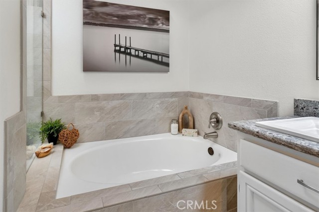 Detail Gallery Image 33 of 60 For 24448 Hampton Drive #C, Valencia,  CA 91355 - 3 Beds | 3 Baths