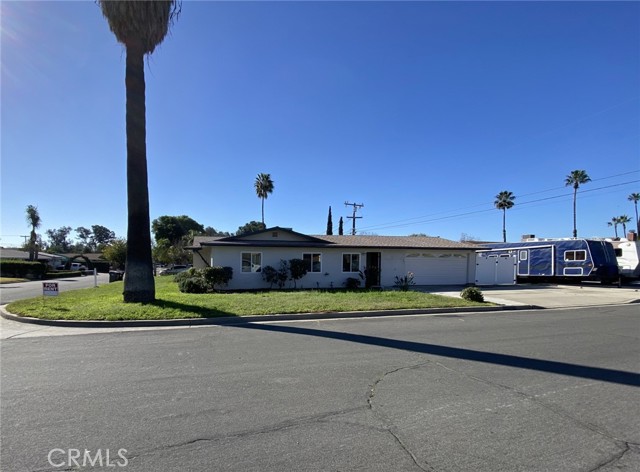 Detail Gallery Image 2 of 31 For 12045 Bayless St, Moreno Valley,  CA 92557 - 3 Beds | 2 Baths