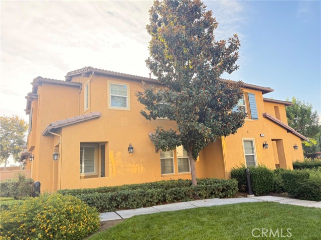 8090 Cornwall Court, Rancho Cucamonga CA: https://media.crmls.org/medias/11a9fd97-6c47-4ffa-ae37-2f2cb28bd7be.jpg