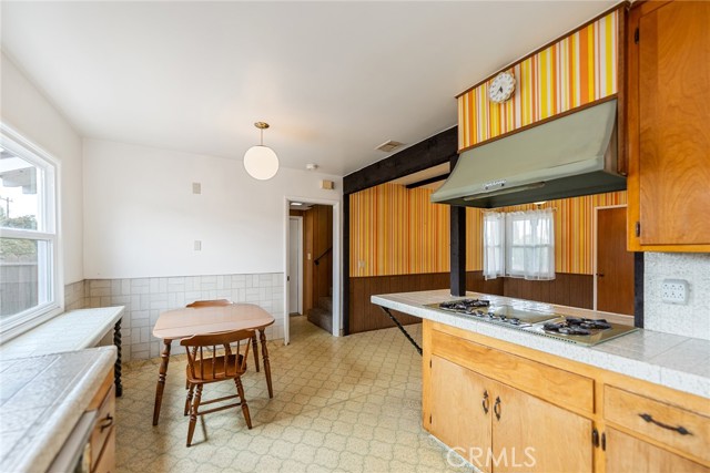 9301 Dewey Drive, Garden Grove CA: https://media.crmls.org/medias/11aa27ea-116e-4b24-9467-6ea8fb423696.jpg