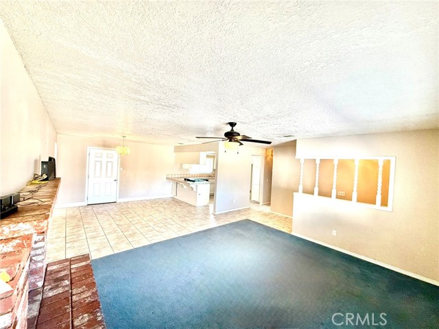 7795 Oakwood Avenue, Hesperia CA: https://media.crmls.org/medias/11aaa330-11c6-447b-8d5c-0fe6fe08dfcd.jpg