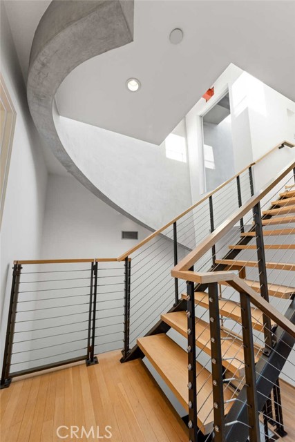 Detail Gallery Image 18 of 21 For 117 Park Pl, Venice,  CA 90291 - 4 Beds | 3/1 Baths