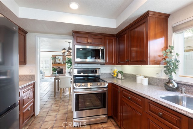 Detail Gallery Image 27 of 56 For 203 Utica Ave, Huntington Beach,  CA 92648 - 3 Beds | 2/1 Baths