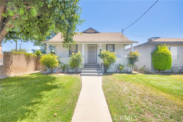135 S Alfred Street, Coalinga CA: https://media.crmls.org/medias/11ab81c2-954d-4e54-b2d6-e39216b109dd.jpg