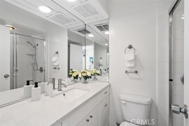 540 Kelton Avenue, Los Angeles CA: https://media.crmls.org/medias/11abd521-798d-4a13-9864-796747717f16.jpg