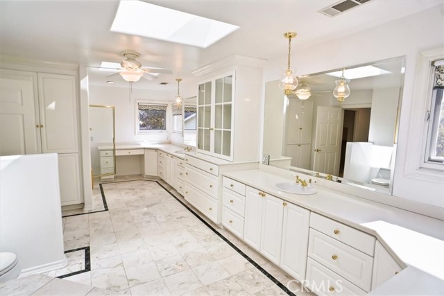 Detail Gallery Image 19 of 34 For 19201 Castlebay Ln, Porter Ranch,  CA 91326 - 3 Beds | 3 Baths