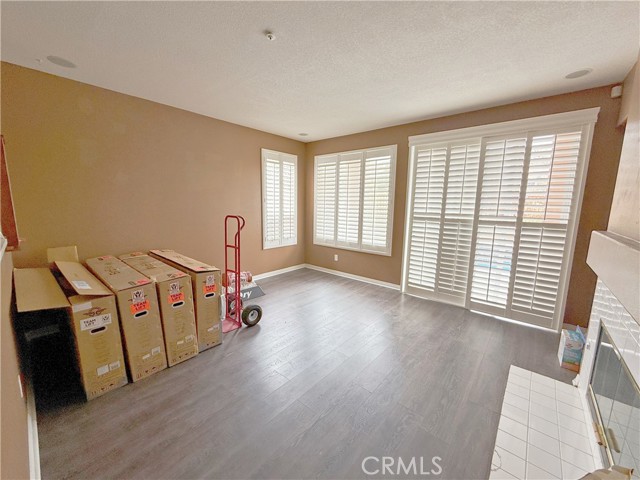 Detail Gallery Image 7 of 13 For 27185 Ocean Dunes St, Moreno Valley,  CA 92555 - 4 Beds | 3 Baths