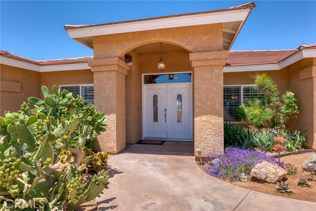 Detail Gallery Image 5 of 74 For 58598 Santa Maria Dr, Yucca Valley,  CA 92284 - 4 Beds | 3 Baths