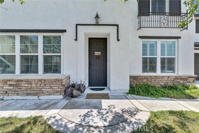 6895 Guinevere Court, Eastvale CA: https://media.crmls.org/medias/11b0f848-3e38-4ca3-a789-3364e8498464.jpg
