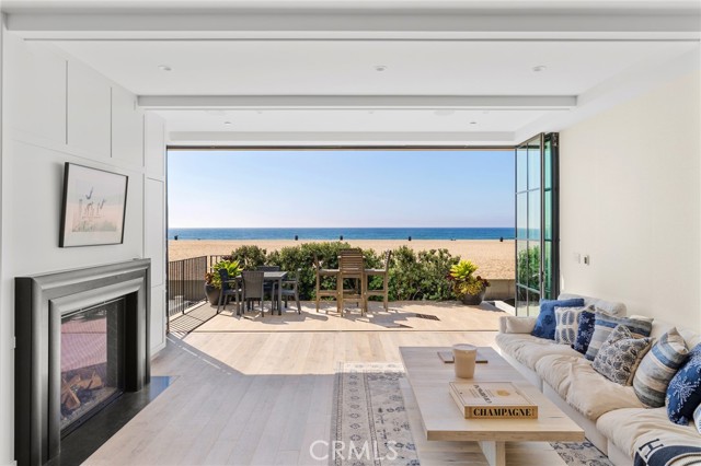 2428 The Strand, Hermosa Beach CA: https://media.crmls.org/medias/11b10808-02b3-412c-859f-42ba561f10b8.jpg