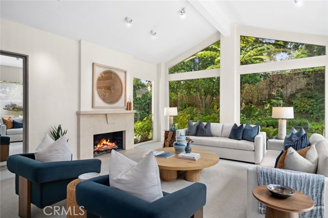 6 Rue Marseilles, Newport Beach CA: https://media.crmls.org/medias/11b1f4c5-2635-4043-9cd5-8f0a99e47449.jpg