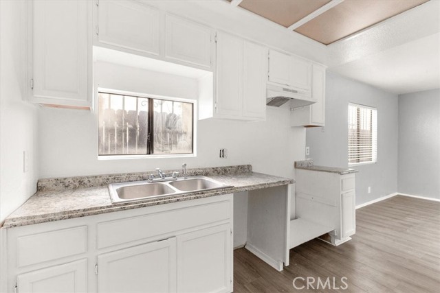 Detail Gallery Image 8 of 17 For 2272 E 105th St, Los Angeles,  CA 90002 - 3 Beds | 2 Baths