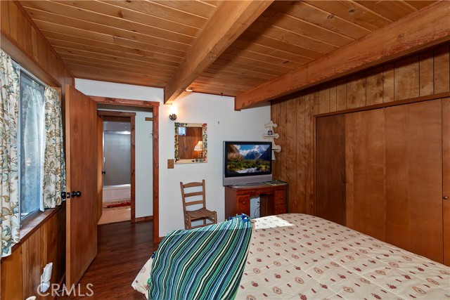 Detail Gallery Image 13 of 34 For 31470 Cedarwood Dr, Running Springs,  CA 92382 - 2 Beds | 1 Baths