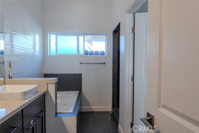 Detail Gallery Image 48 of 51 For 6841 E Bacarro, Long Beach,  CA 90815 - 4 Beds | 3 Baths