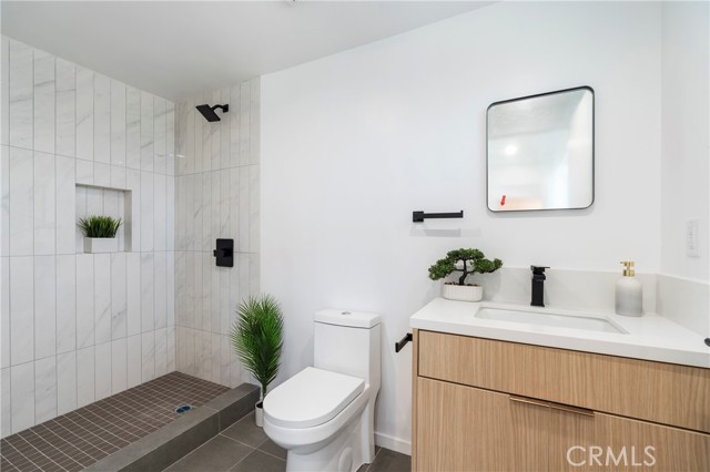 Detail Gallery Image 26 of 27 For 2517 Alsace #1/2,  Los Angeles,  CA 90016 - 3 Beds | 4 Baths