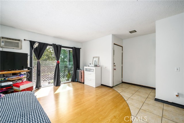 Detail Gallery Image 6 of 17 For 1865 W Greenleaf Ave #G,  Anaheim,  CA 92801 - 1 Beds | 1 Baths