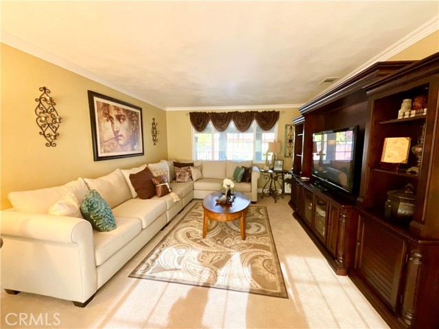 10195 Shangri La Avenue, Hesperia CA: https://media.crmls.org/medias/11b3acfb-82db-44ef-8b0f-cbb7e2c4b18e.jpg