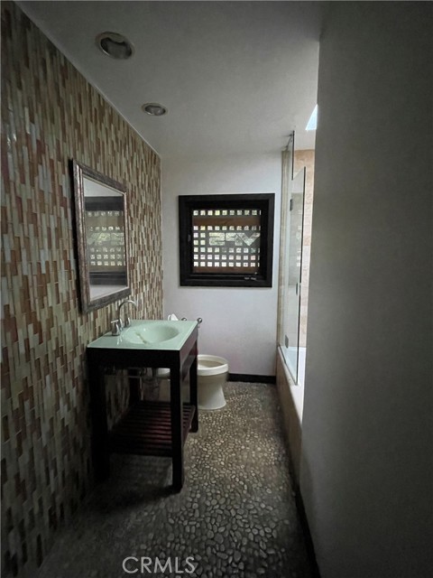 Detail Gallery Image 5 of 9 For 9275 Flicker, Los Angeles,  CA 90069 - 2 Beds | 3 Baths