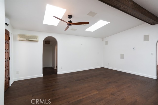 Detail Gallery Image 8 of 44 For 306 Avenida Monterey, San Clemente,  CA 92672 - 4 Beds | 2 Baths