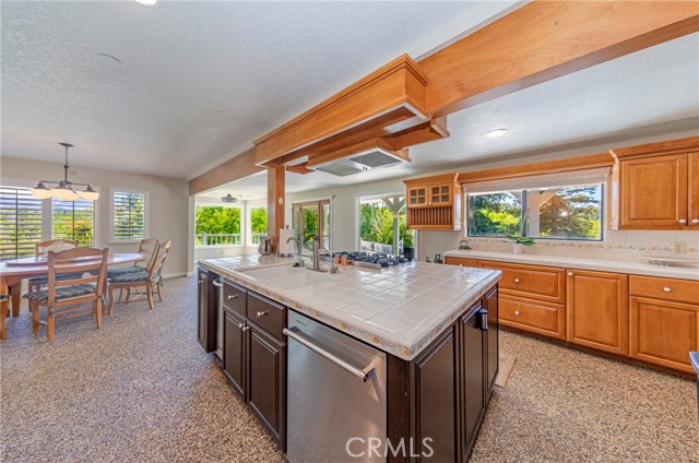 Detail Gallery Image 10 of 42 For 55010 Kowana Ln, North Fork,  CA 93643 - 3 Beds | 2 Baths