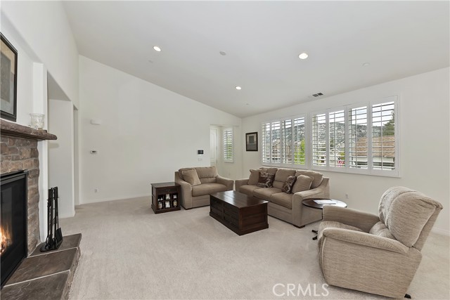 218 Crimson Circle, Big Bear City CA: https://media.crmls.org/medias/11b4ba5d-6220-40cf-a76e-5f3e3b2517f4.jpg