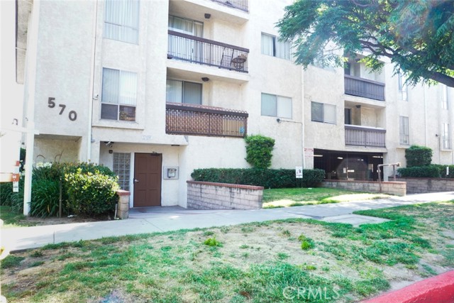 570 W Stocker Street, Glendale CA: https://media.crmls.org/medias/11b54eb0-c830-46cf-8c4c-09bd8f2e9ee4.jpg