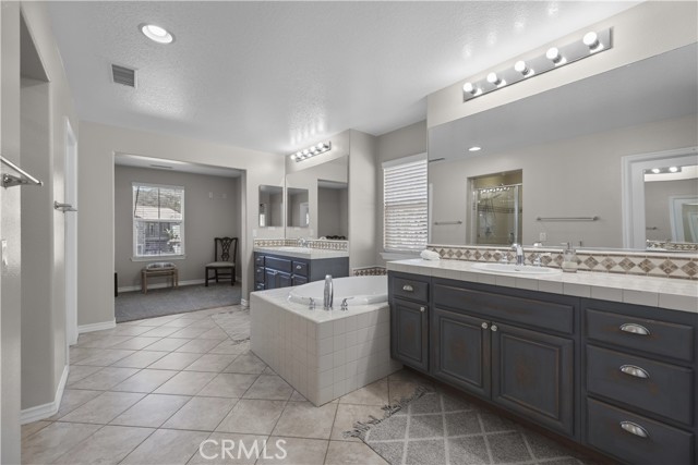 27123 Coral Bells Way, Murrieta CA: https://media.crmls.org/medias/11b69fae-f810-48b0-a682-a0686322fba1.jpg