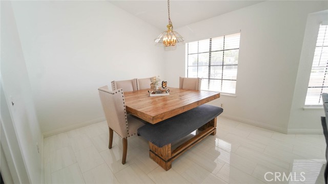 Detail Gallery Image 8 of 29 For 12101 Hinson St, Moreno Valley,  CA 92555 - 4 Beds | 2 Baths