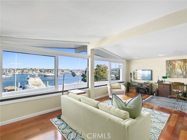Detail Gallery Image 15 of 24 For 1344 W Bay Ave, Newport Beach,  CA 92661 - 4 Beds | 4 Baths