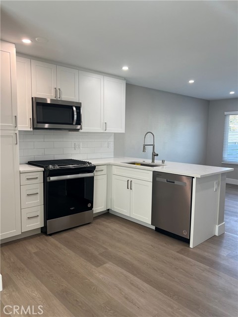 Detail Gallery Image 4 of 23 For 1030 Mission Dr #C,  Costa Mesa,  CA 92626 - 2 Beds | 1 Baths