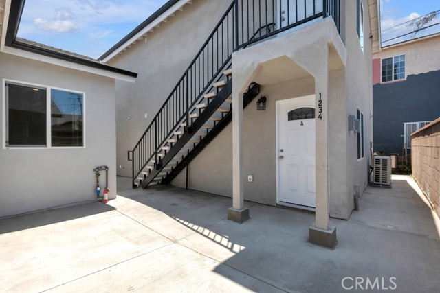 1234 W 89th Street, Los Angeles CA: https://media.crmls.org/medias/11b76e5a-01ce-4081-9f26-394aa99dc0a0.jpg