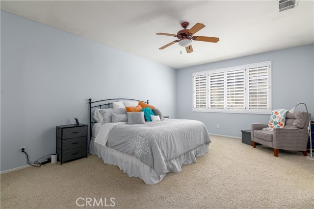 Wonderful mastser bedroom that overlooks the backyard.