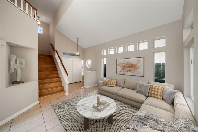 Detail Gallery Image 5 of 36 For 15965 Peach Tree Ln, Fontana,  CA 92337 - 4 Beds | 3 Baths